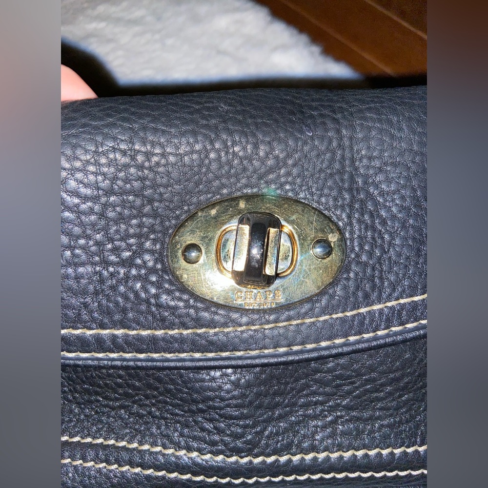 CHAPS MINI SHOULDER BAG - Picture 5 of 8